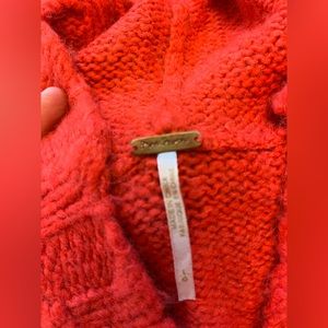 Free people hooded sweater. Size large but a small large in my opinion.